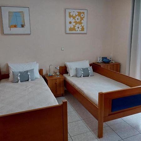 Elegant Apartment Near The Beach Néa Péramos Dış mekan fotoğraf