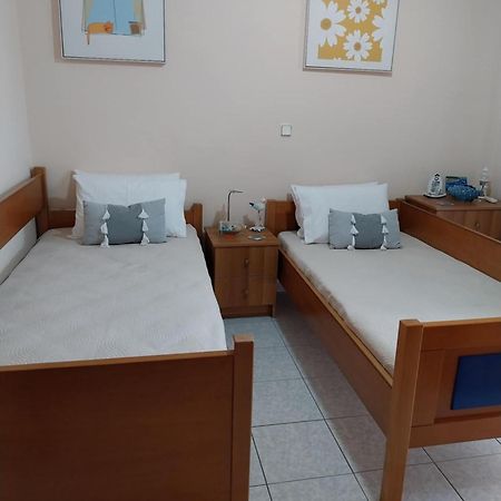 Elegant Apartment Near The Beach Néa Péramos Dış mekan fotoğraf