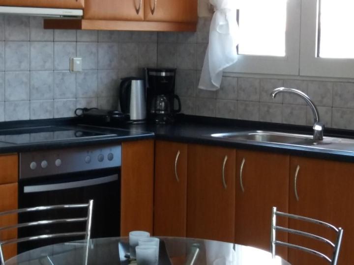 Elegant Apartment Near The Beach Néa Péramos Dış mekan fotoğraf