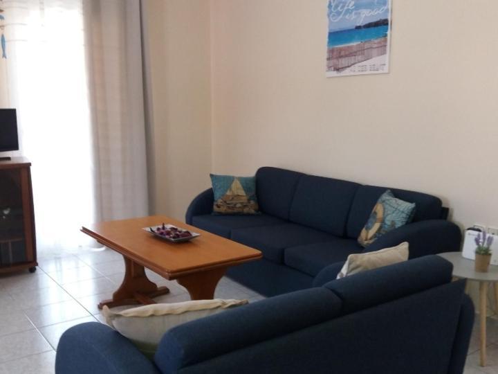 Elegant Apartment Near The Beach Néa Péramos Dış mekan fotoğraf