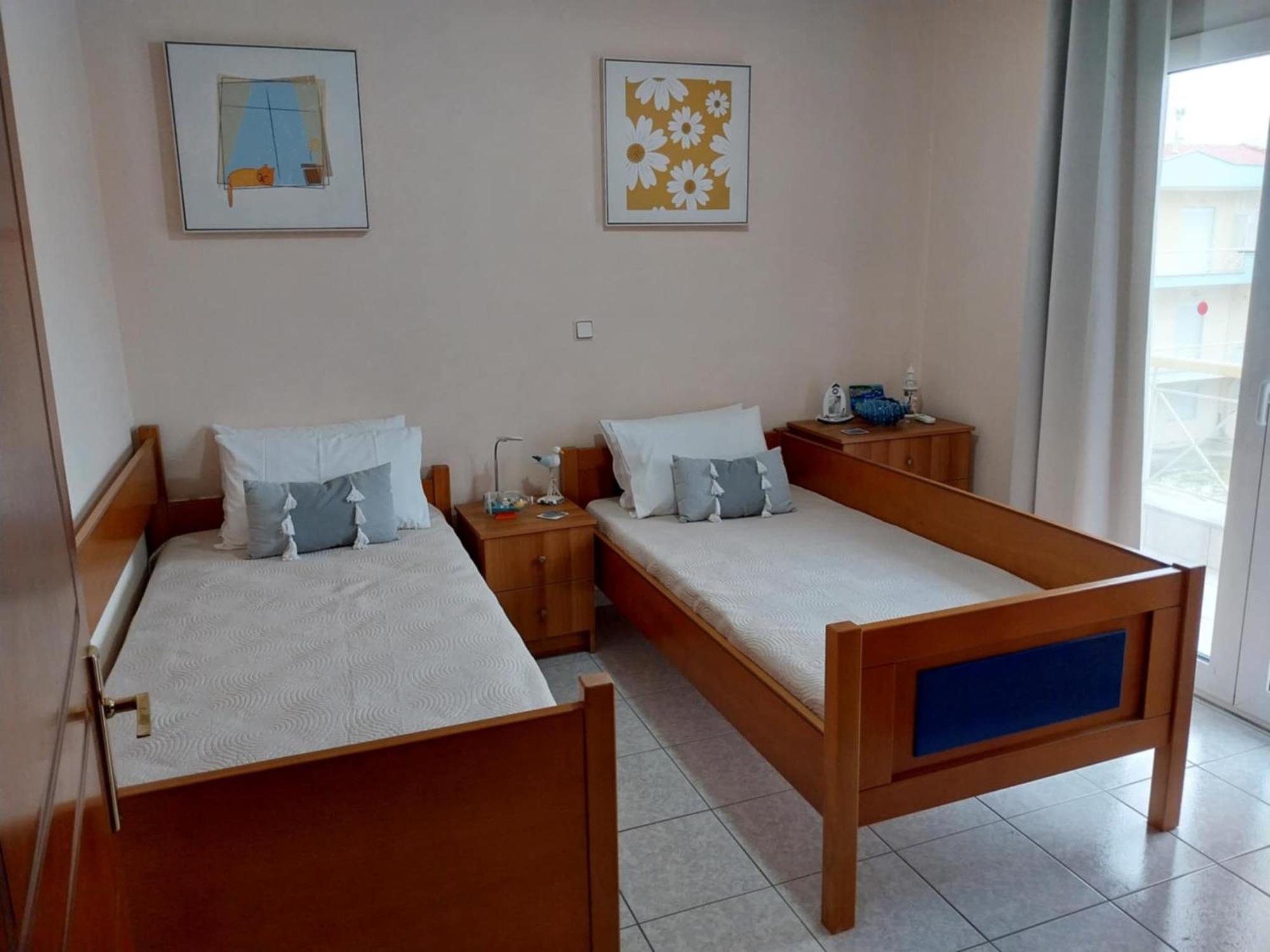 Elegant Apartment Near The Beach Néa Péramos Dış mekan fotoğraf
