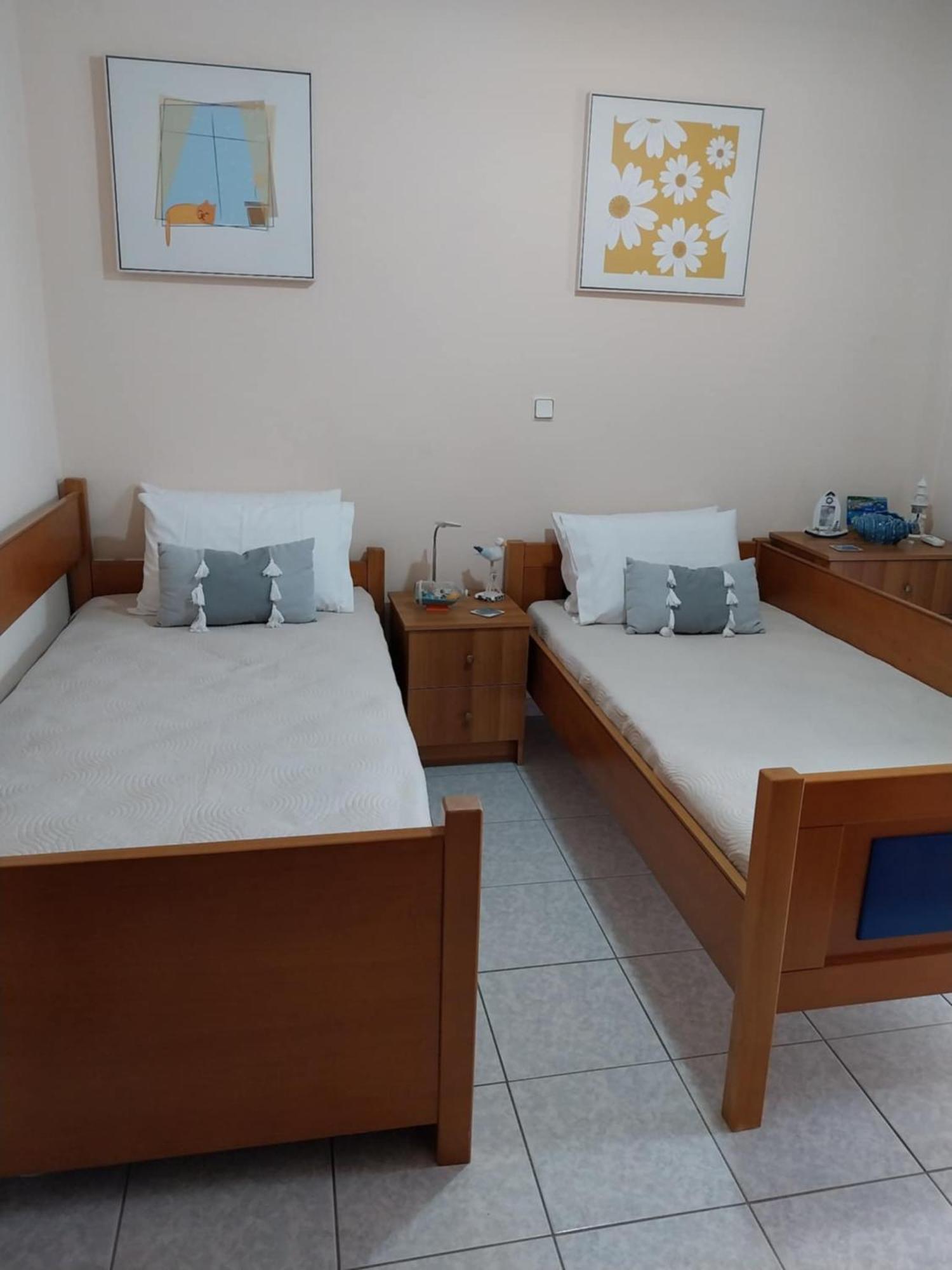 Elegant Apartment Near The Beach Néa Péramos Dış mekan fotoğraf