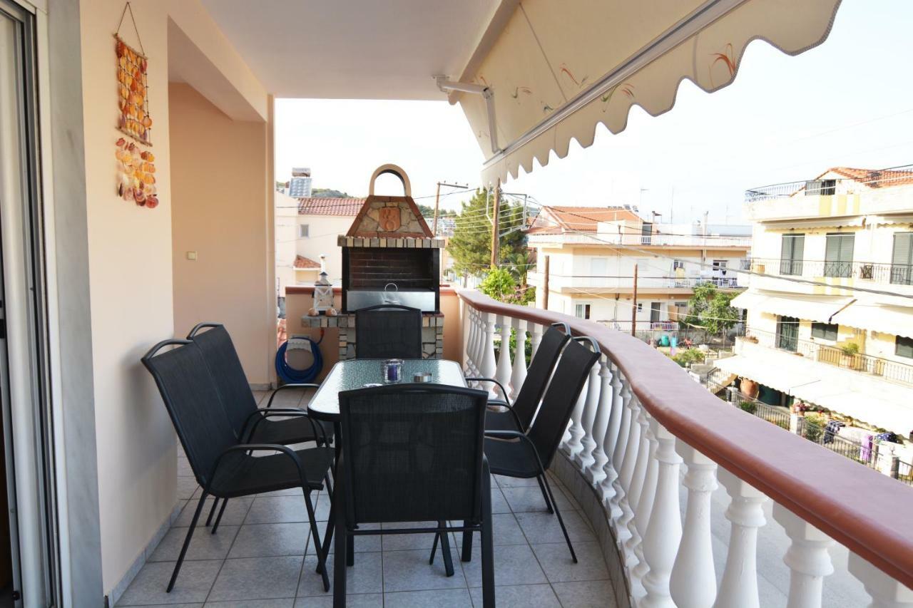 Elegant Apartment Near The Beach Néa Péramos Dış mekan fotoğraf