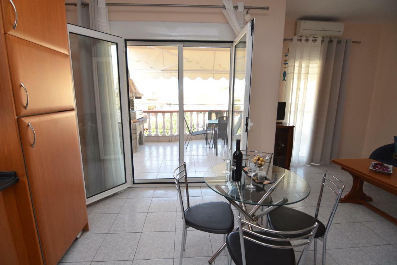 Elegant Apartment Near The Beach Néa Péramos Dış mekan fotoğraf