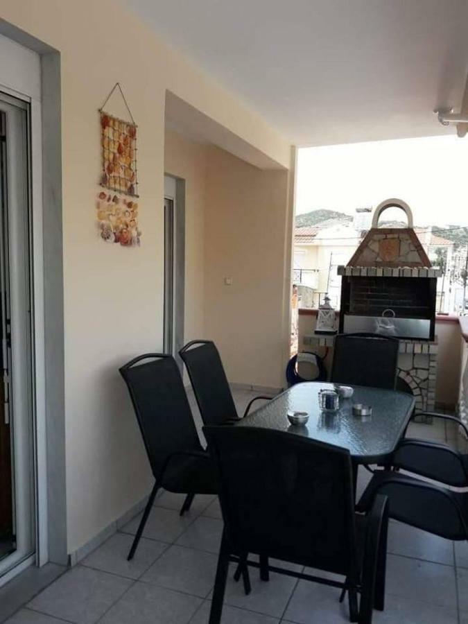 Elegant Apartment Near The Beach Néa Péramos Dış mekan fotoğraf